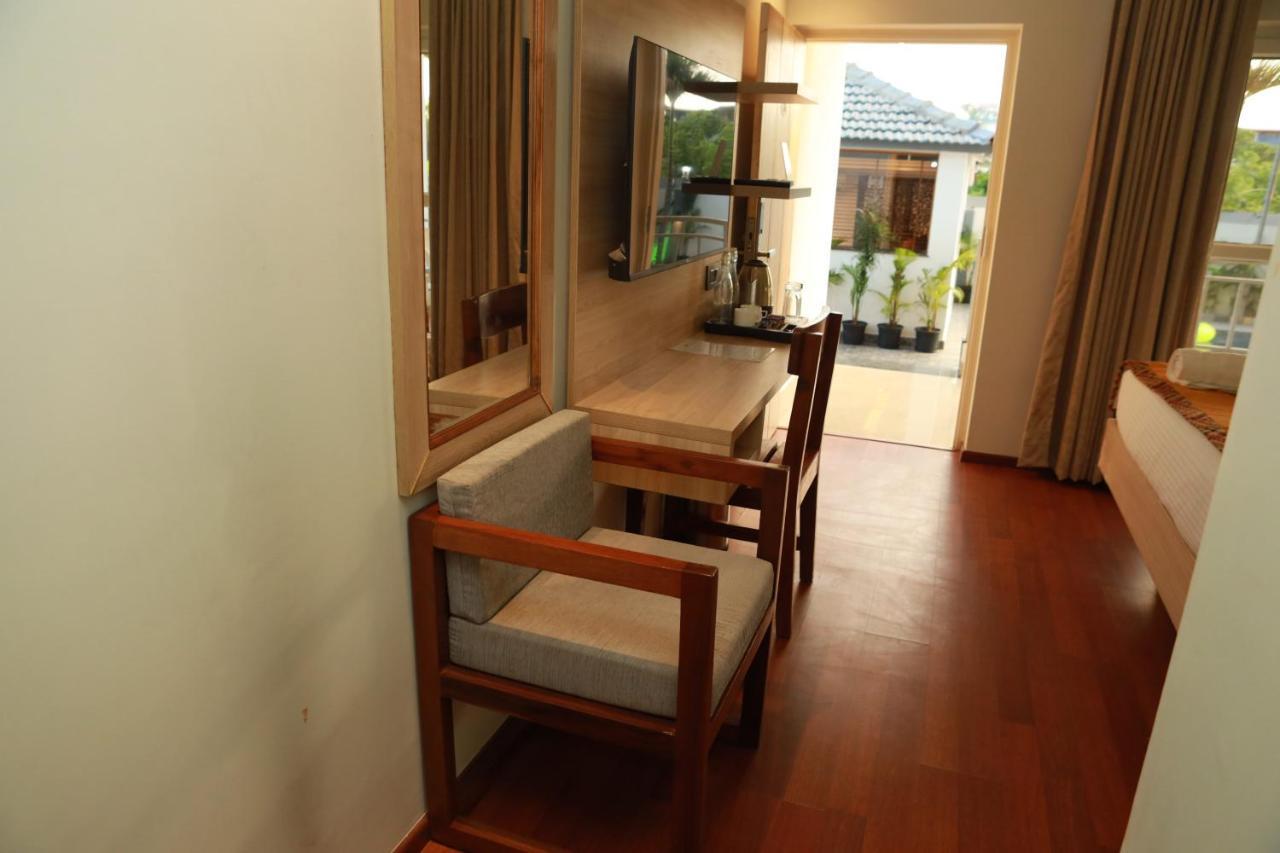 Gracias Cafe & Resort Morjim Ngoại thất bức ảnh