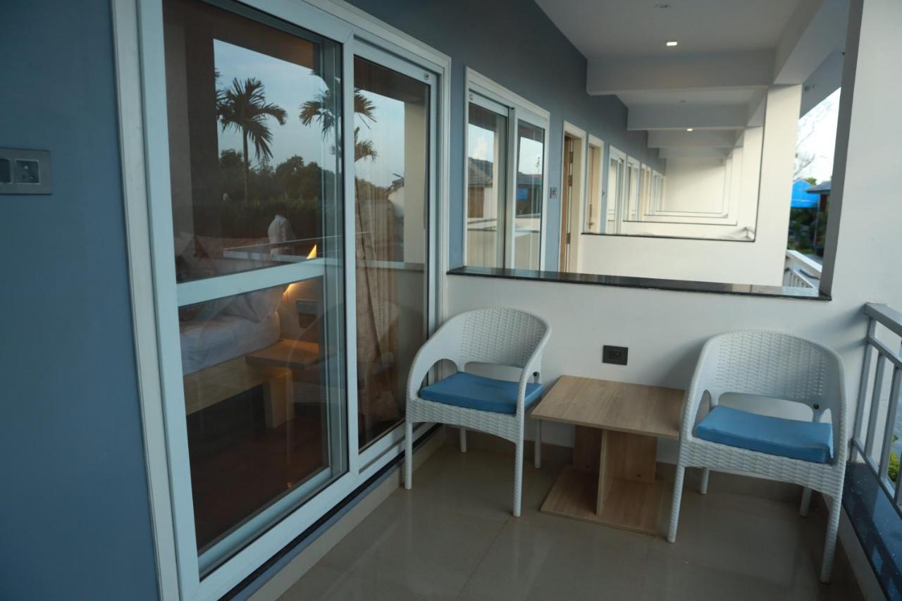 Gracias Cafe & Resort Morjim Ngoại thất bức ảnh