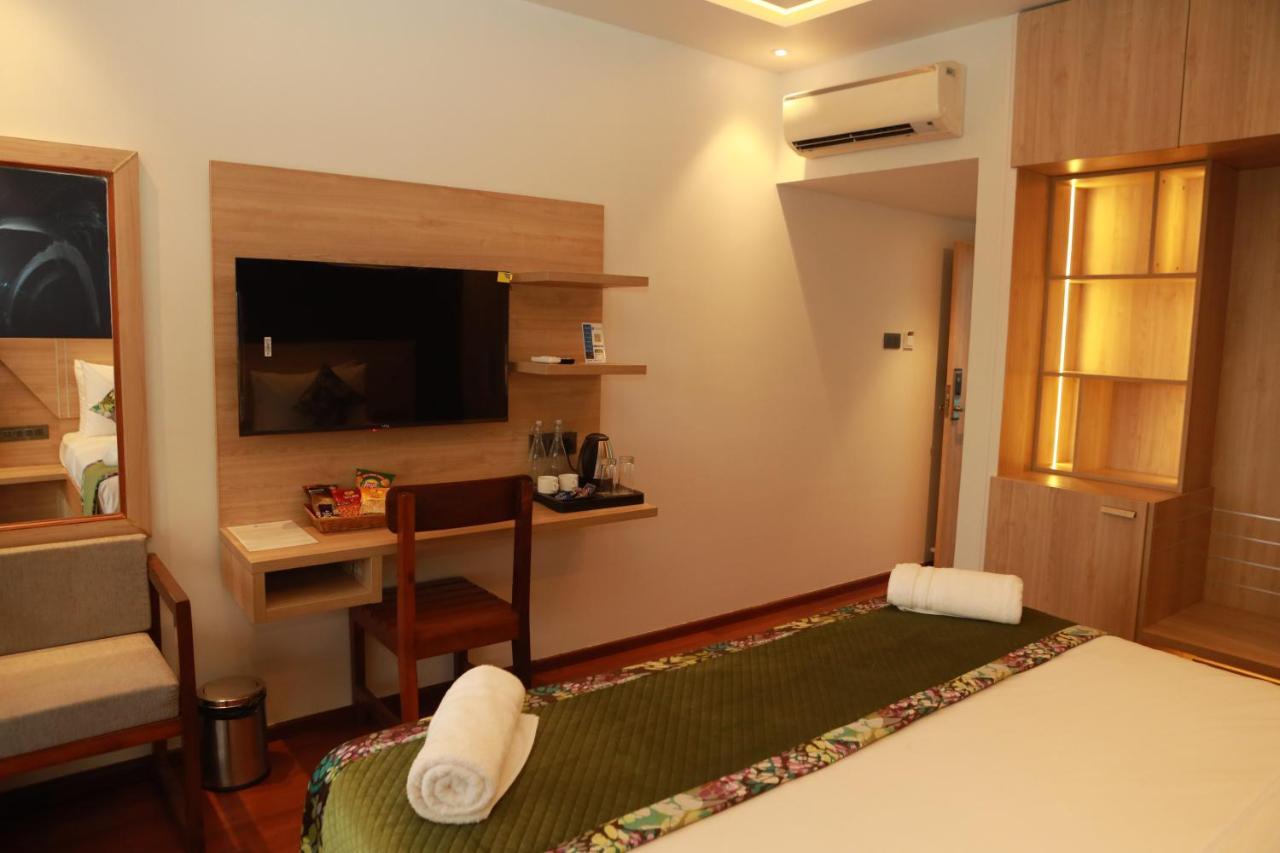 Gracias Cafe & Resort Morjim Ngoại thất bức ảnh