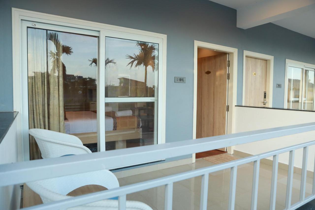 Gracias Cafe & Resort Morjim Ngoại thất bức ảnh