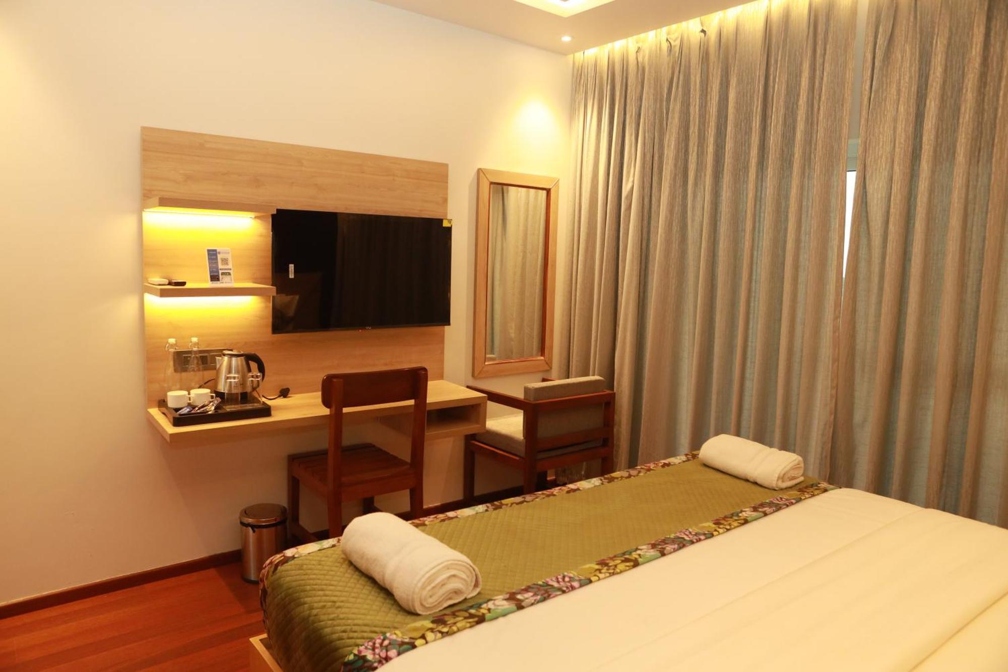 Gracias Cafe & Resort Morjim Ngoại thất bức ảnh