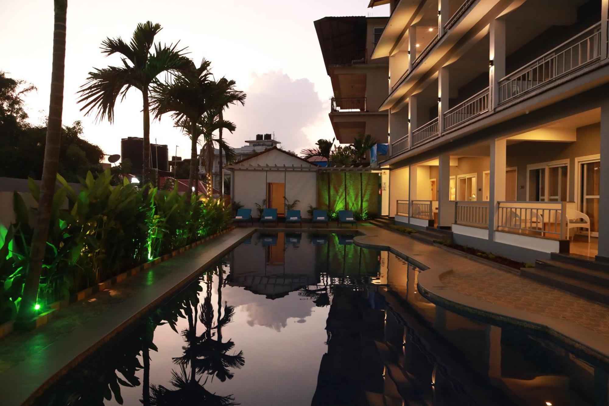 Gracias Cafe & Resort Morjim Ngoại thất bức ảnh