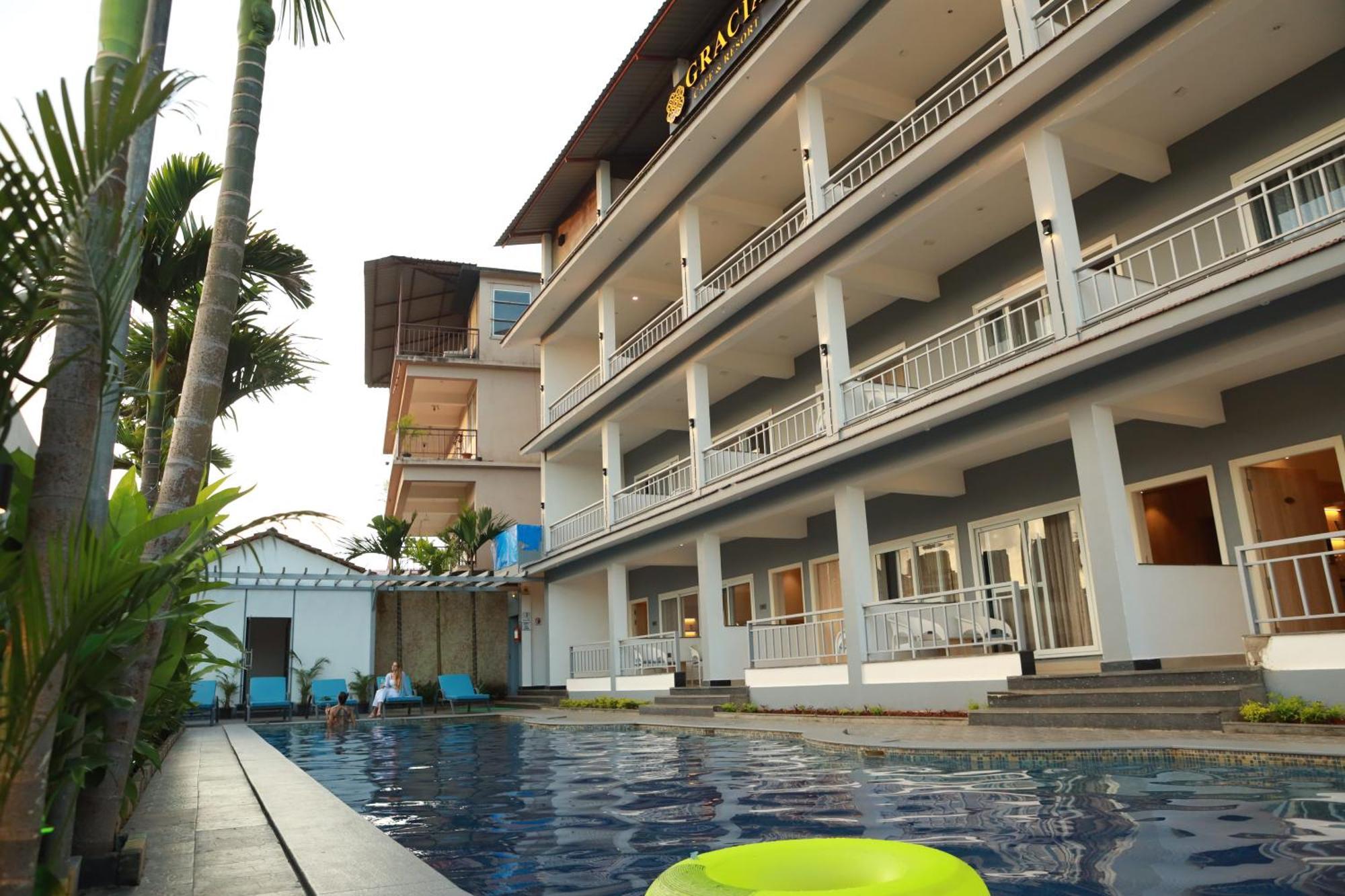 Gracias Cafe & Resort Morjim Ngoại thất bức ảnh