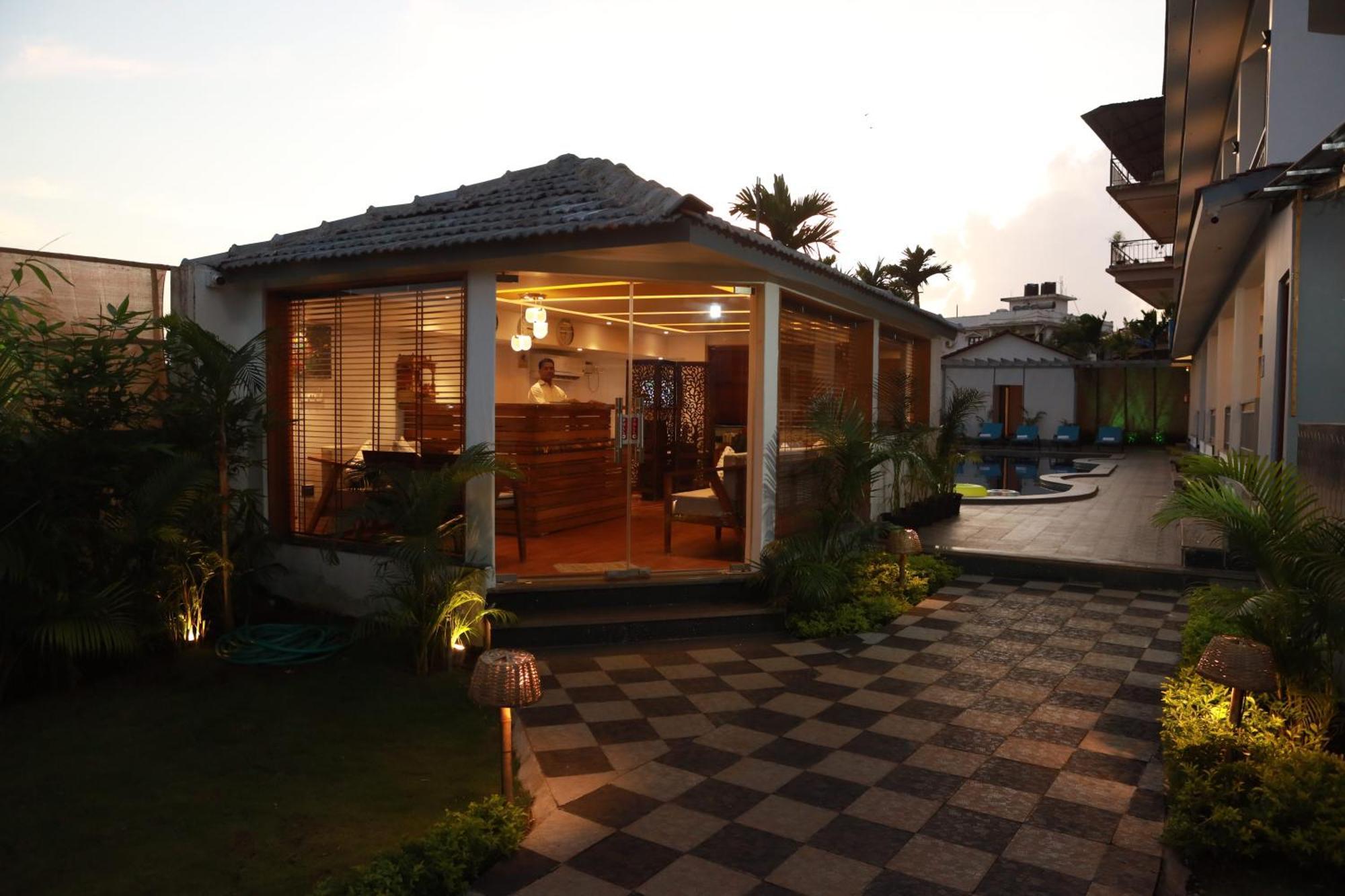 Gracias Cafe & Resort Morjim Ngoại thất bức ảnh