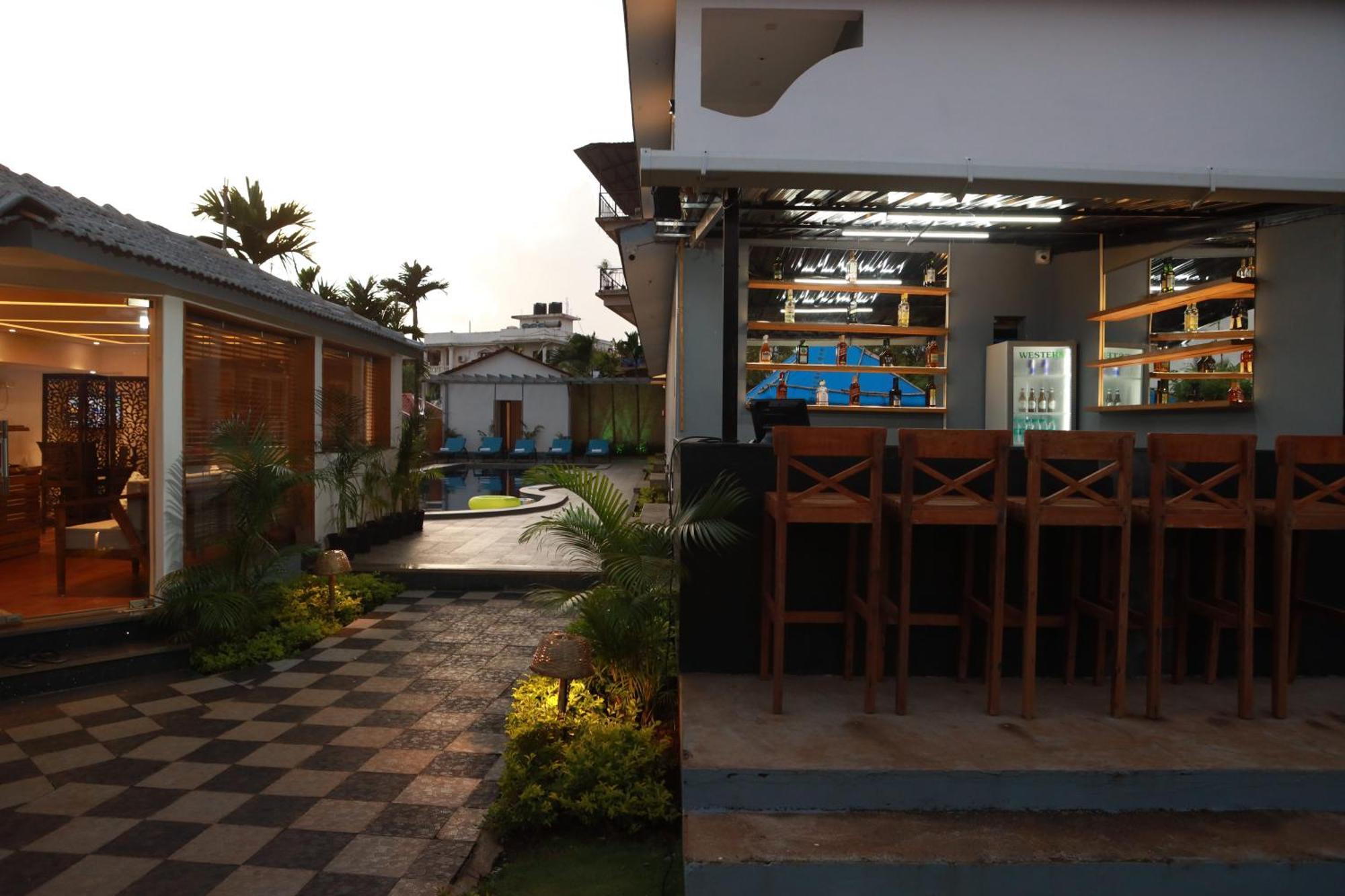 Gracias Cafe & Resort Morjim Ngoại thất bức ảnh